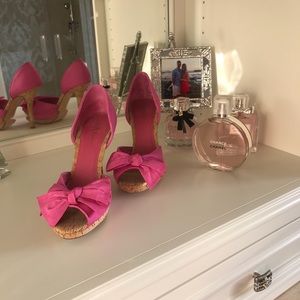 Very cute pink heals with a cork sole